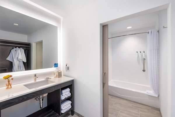  - Holman Riverfront Park Hotel Salem