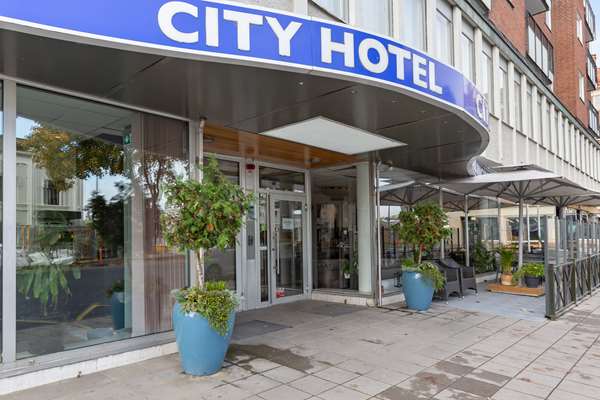 On-Site,Outdoor/Exterior,Exterior View of Building