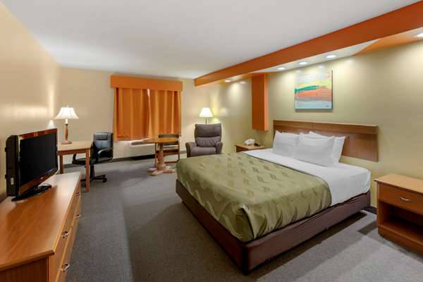  - Quality Inn Hamilton - I-22, Exit 14