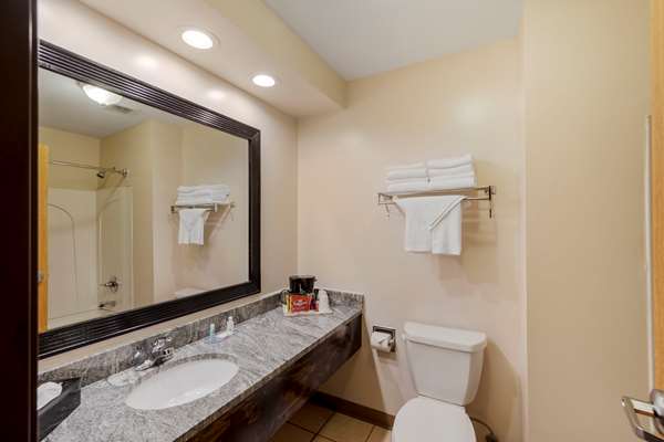  - Quality Inn Hamilton - I-22, Exit 14