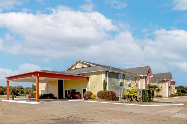 Exterior view - Quality Inn Hamilton - I-22, Exit 14