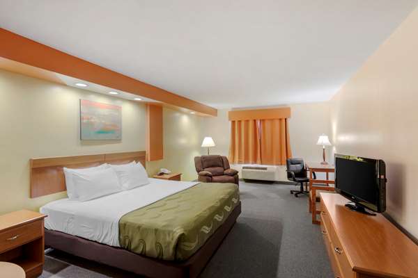  - Quality Inn Hamilton - I-22, Exit 14