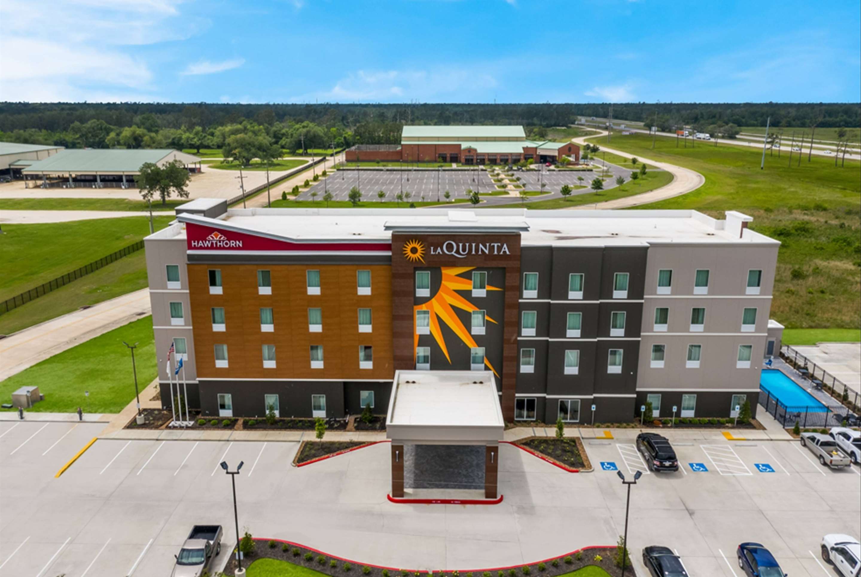 Exterior | La Quinta Inn & Suites by Wyndham Sulphur (Lake Charles)