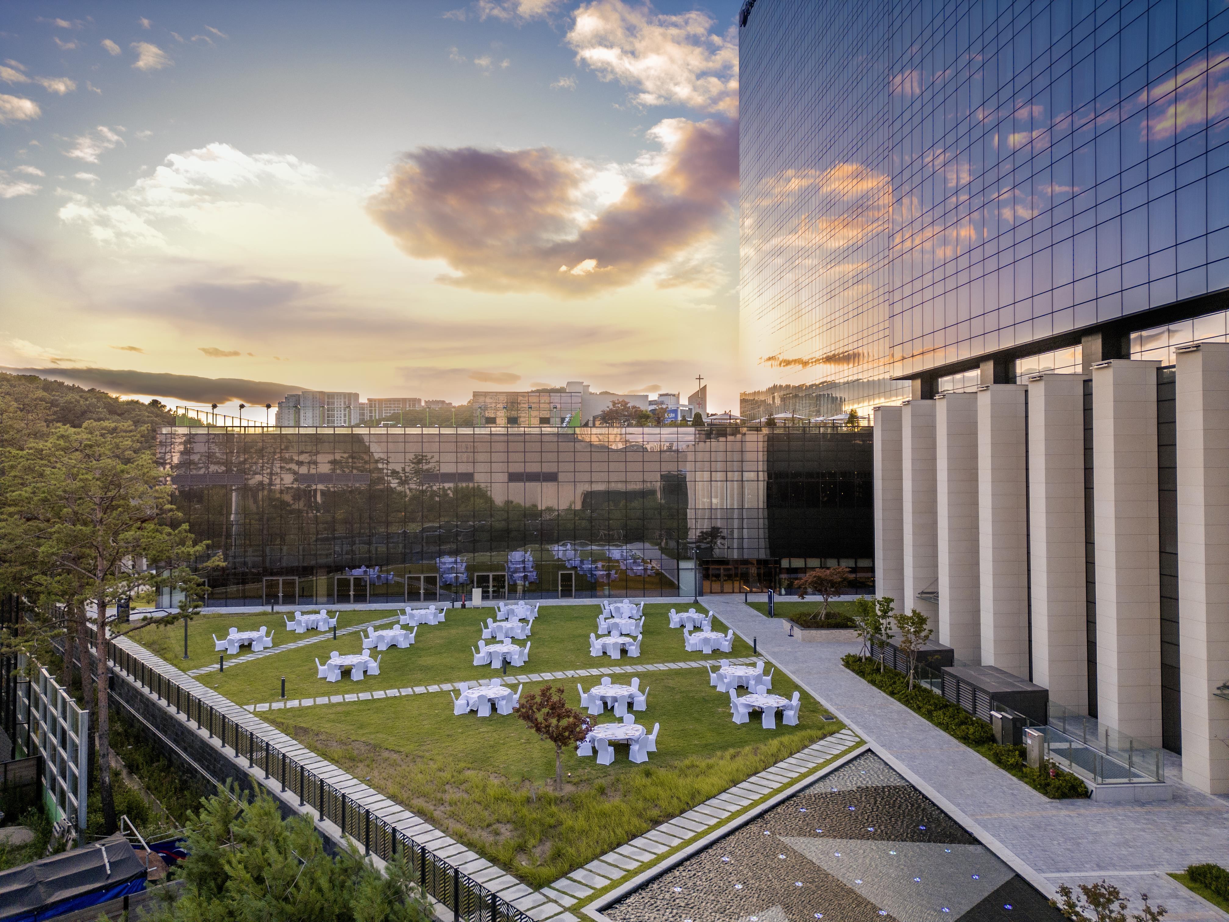 DoubleTree by Hilton Seoul Pangyo Residences