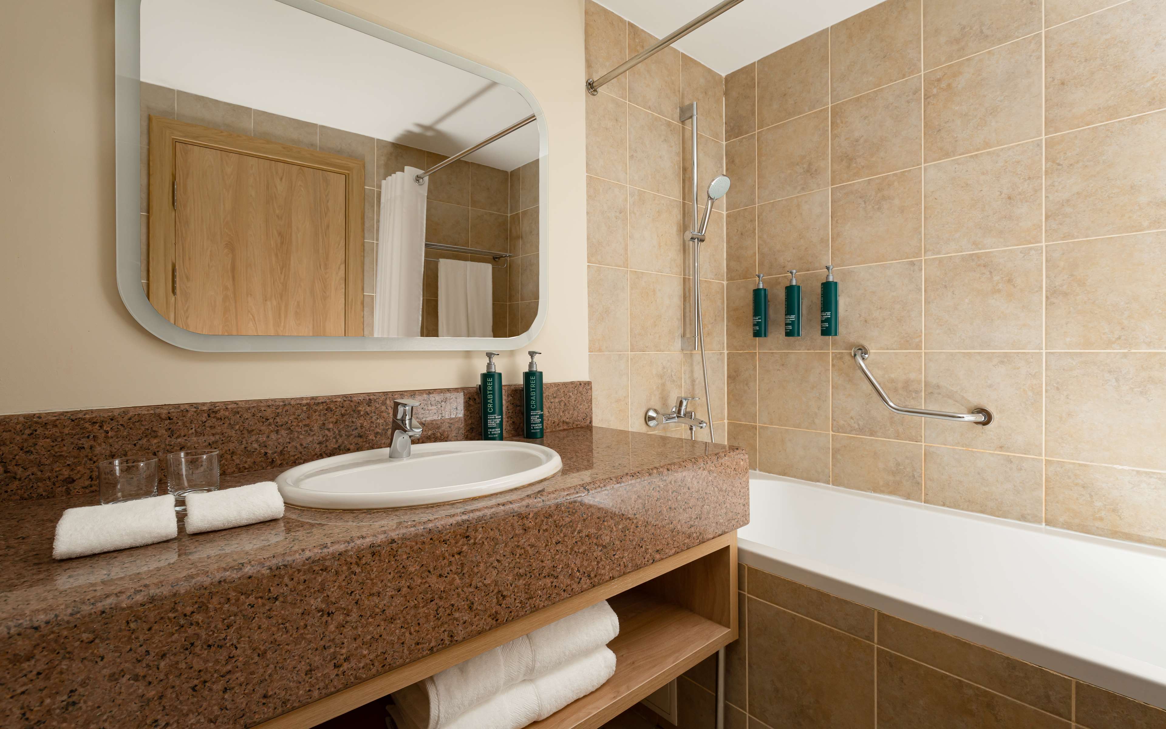 DoubleTree by Hilton Shymkent Room Type - KING GUEST ROOM