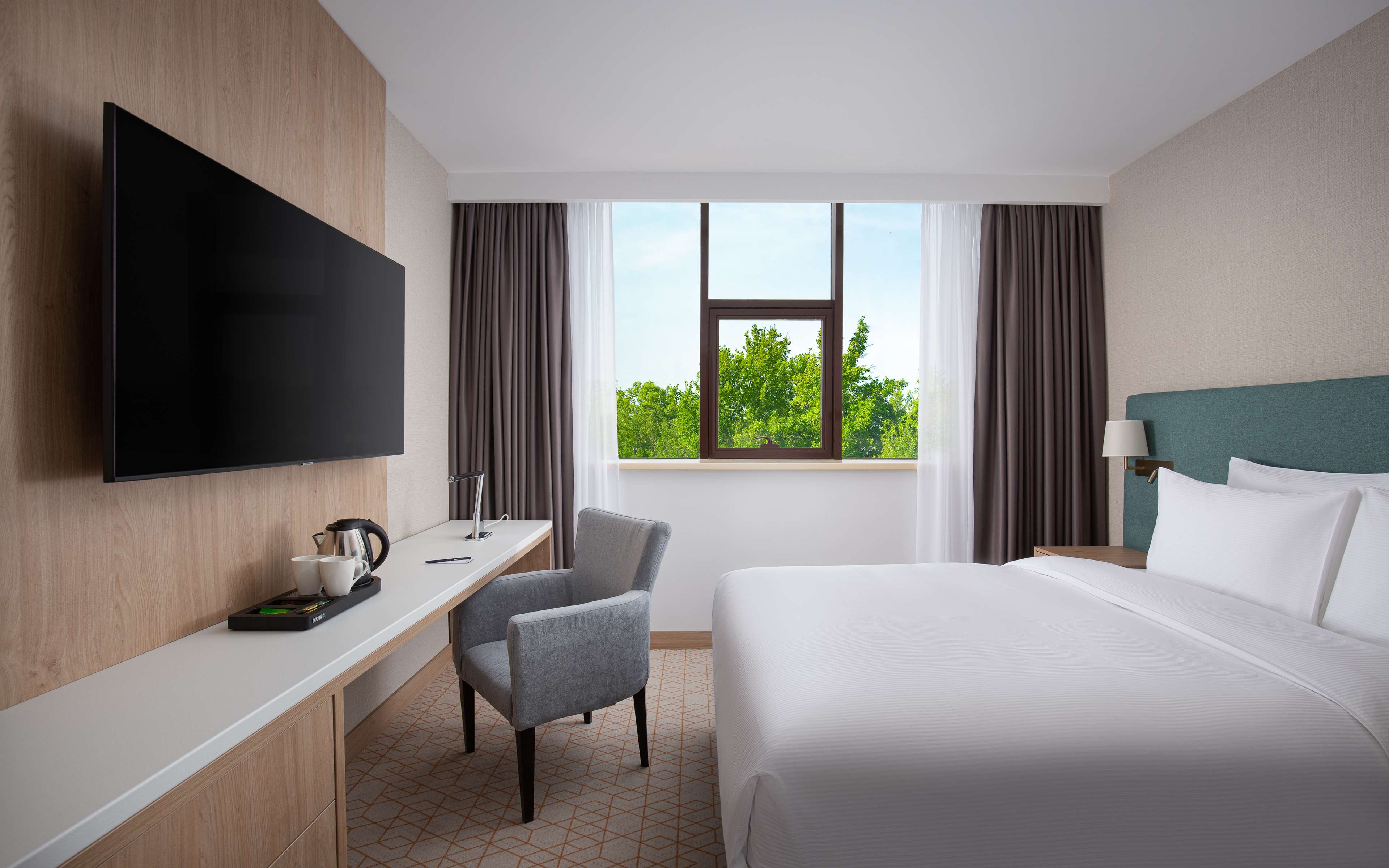 DoubleTree by Hilton Shymkent Room Type - QUEEN DELUXE ROOM