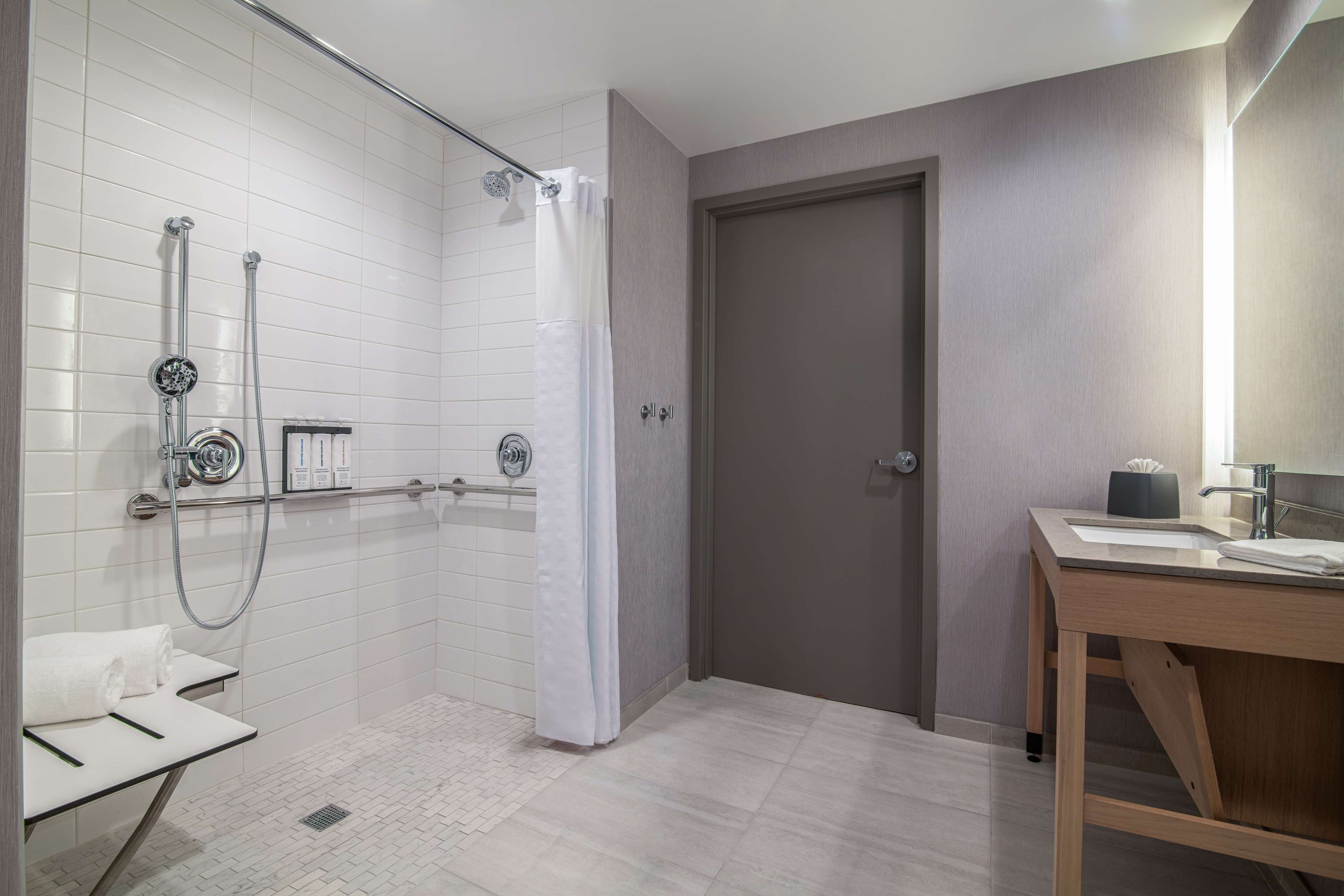 Hyatt Place Newark/Silicon Valley - Tap to explore photos