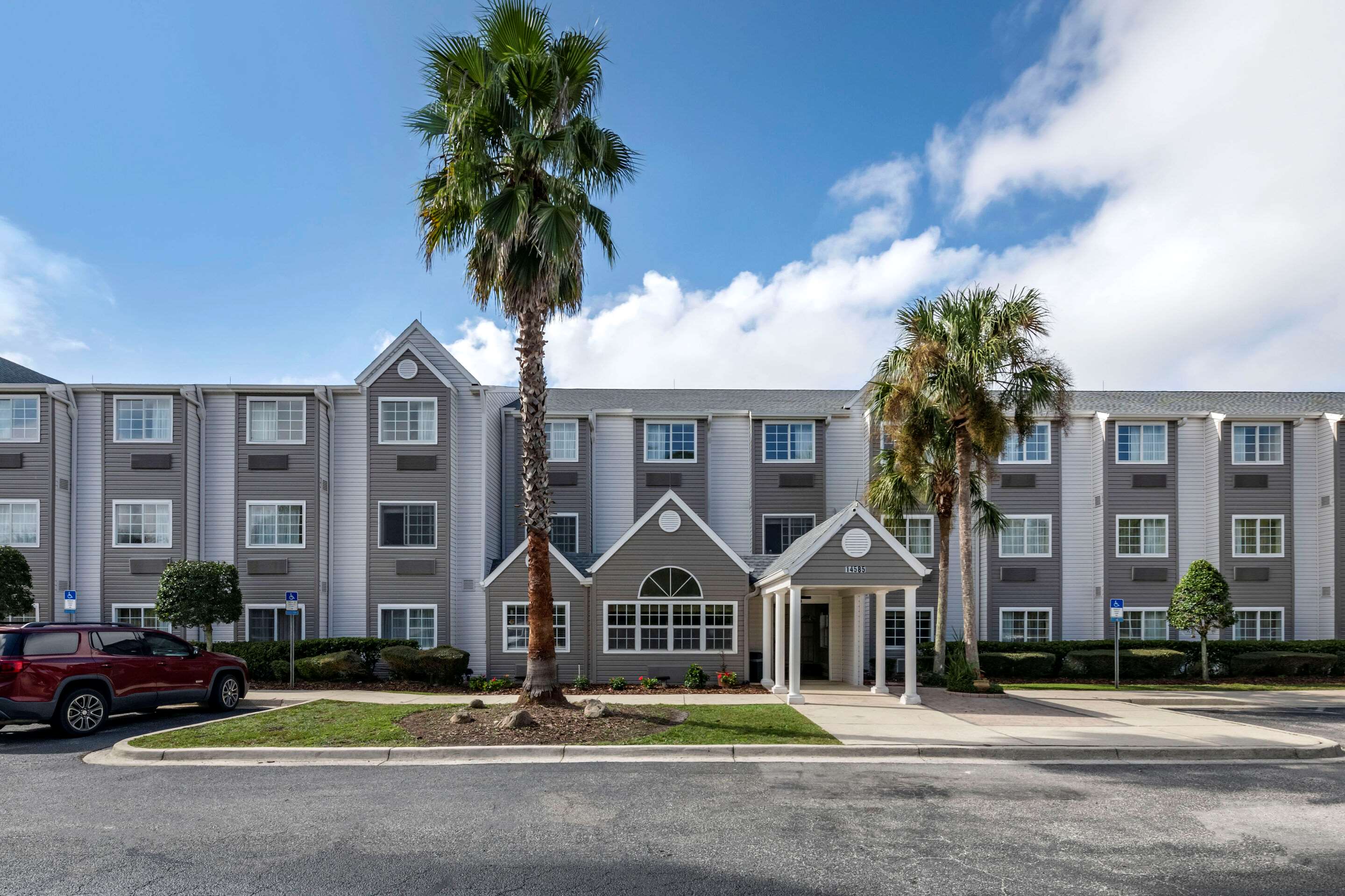 Hotel entrance | Sleep Inn Jacksonville Airport