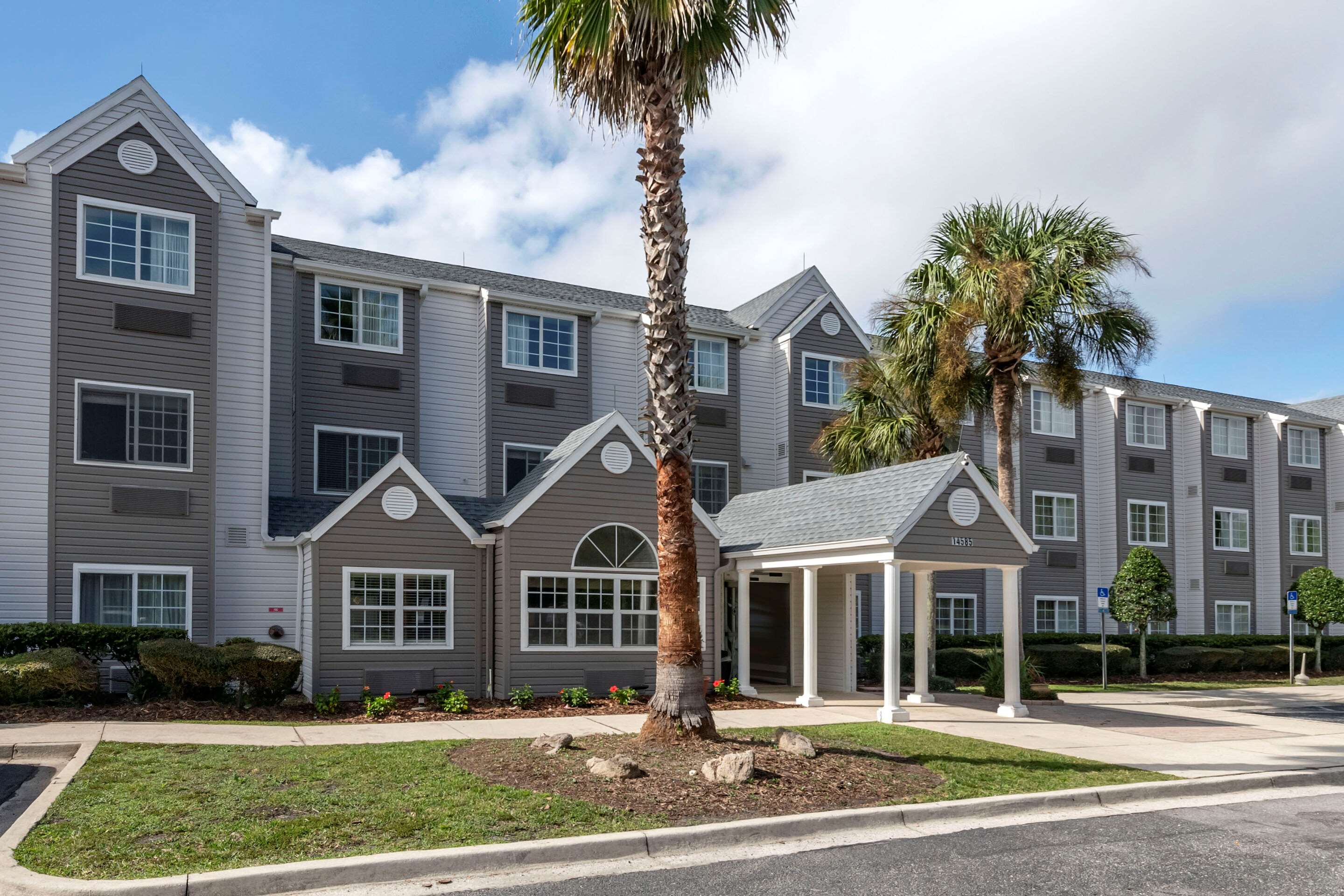 Hotel entrance | Sleep Inn Jacksonville Airport