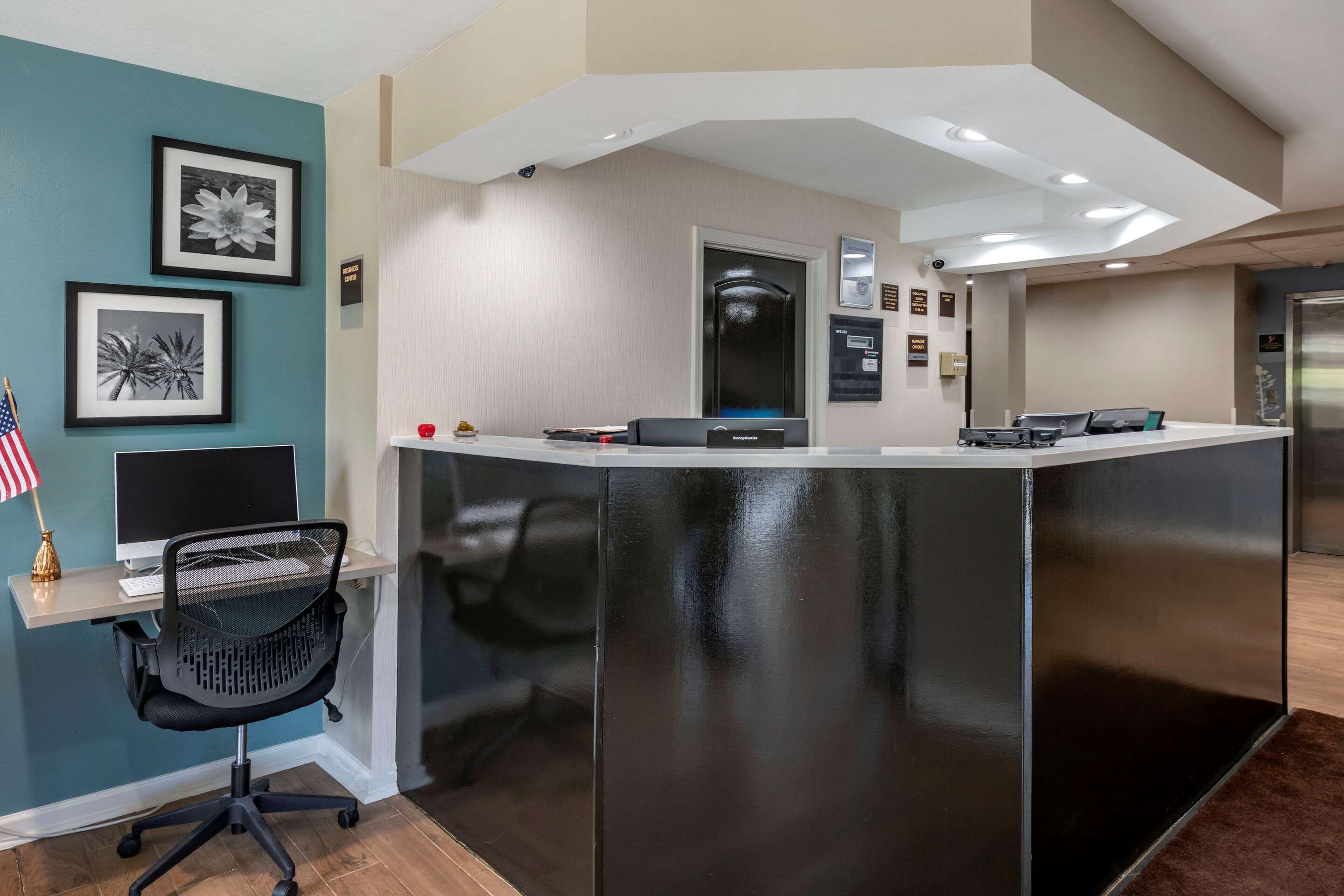 Hotel lobby | Sleep Inn Jacksonville Airport