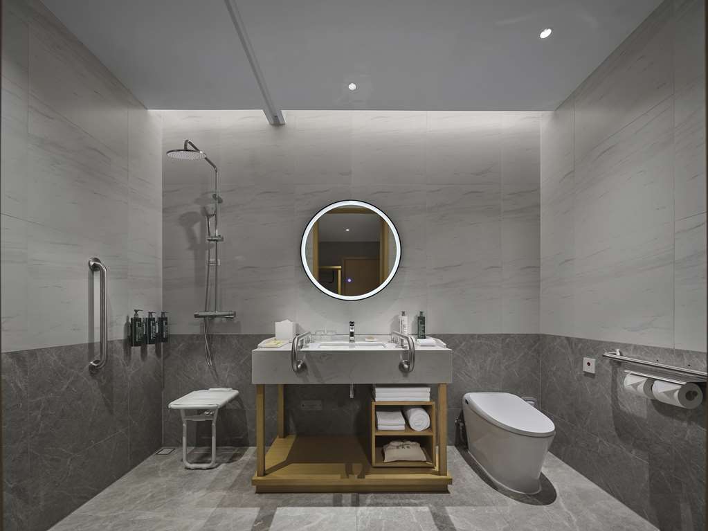 Hilton Garden Inn Beijing Haidian Daoxiang Lake - Tap to explore photos
