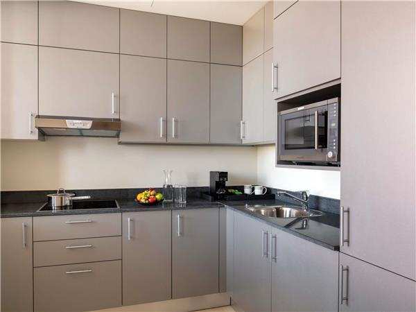 One Bedroom Apartment ,1King size bed and 1 Single sofa bed