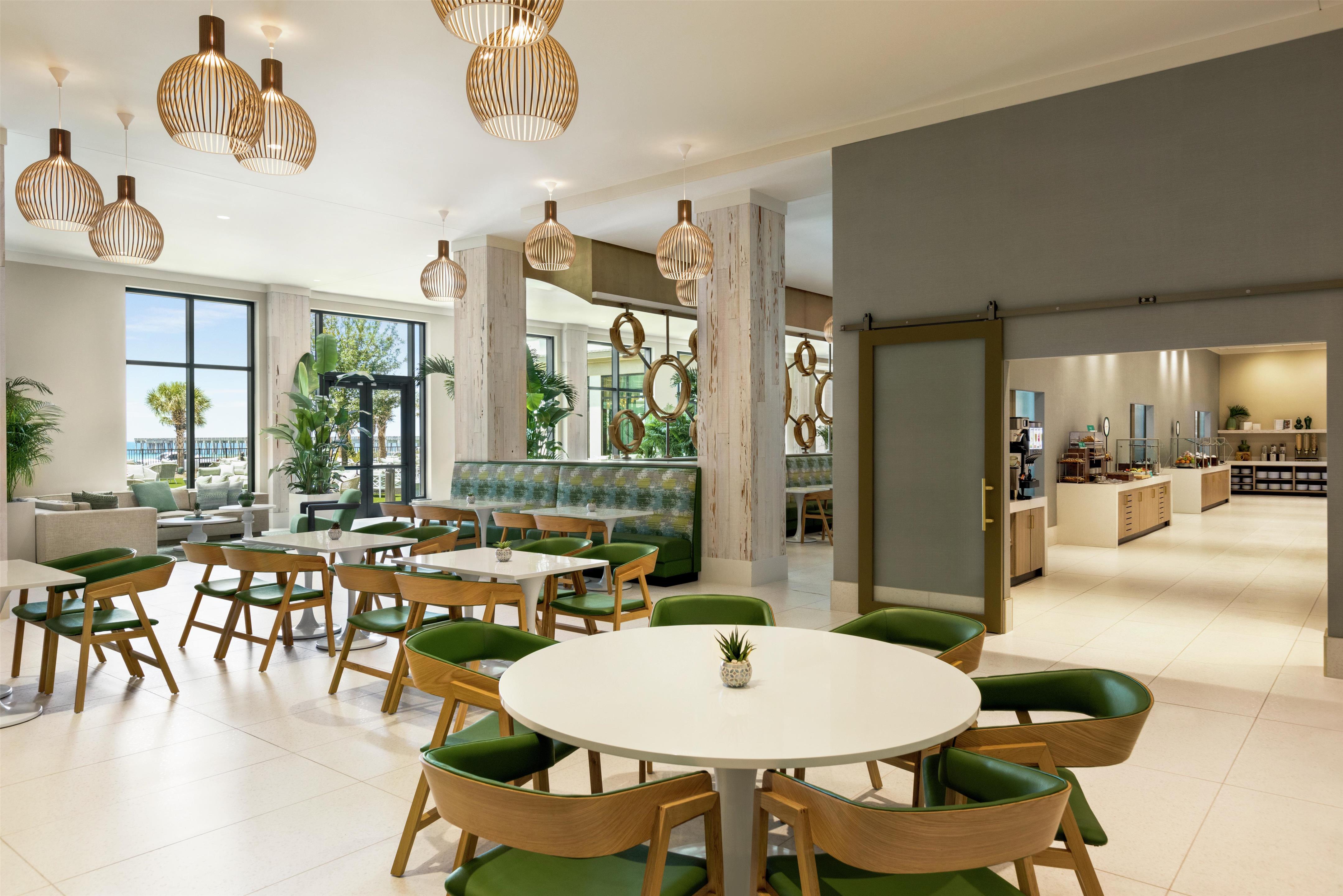 Restaurant | Embassy Suites by Hilton Panama City Beach Resort