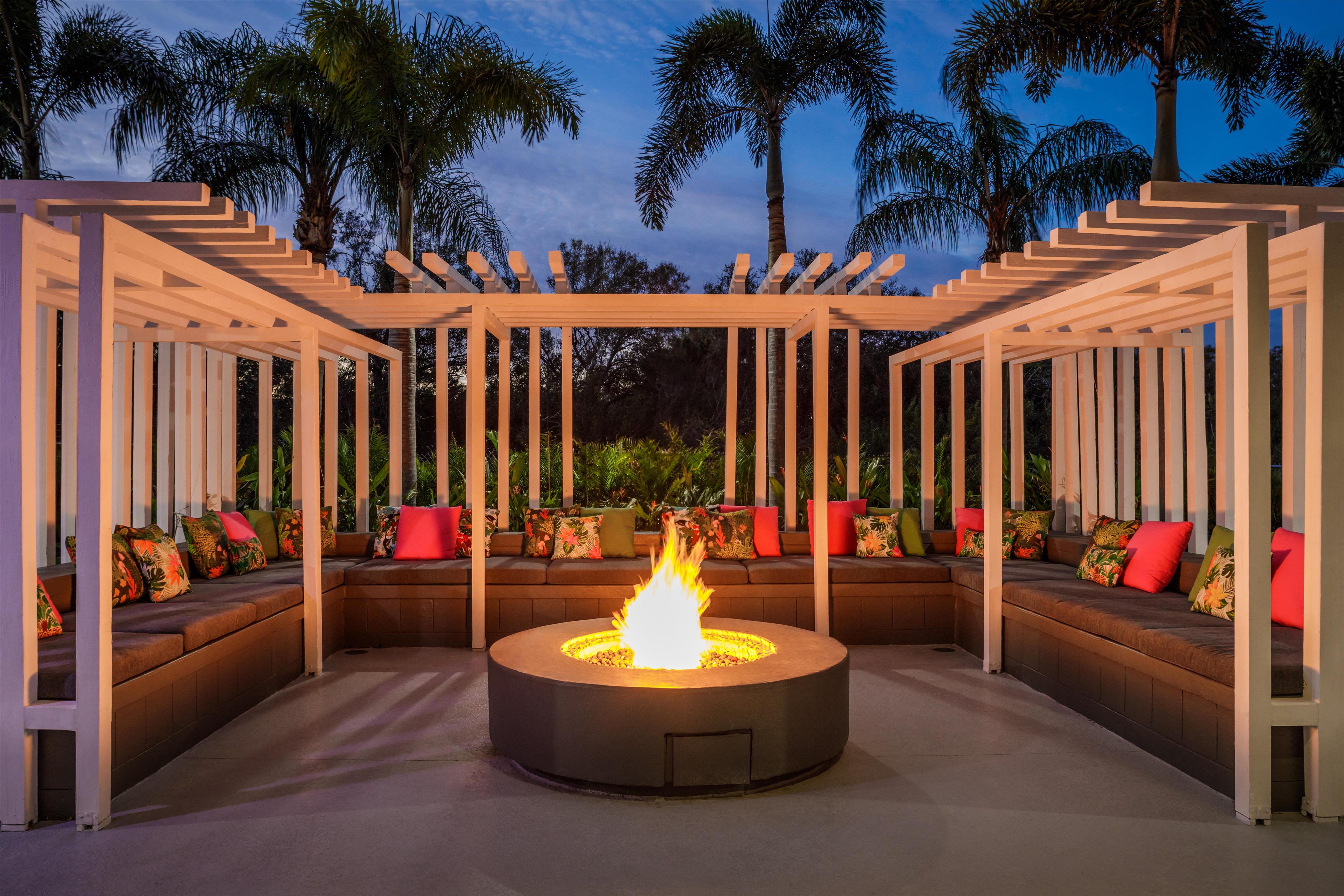 Restaurant | DoubleTree by Hilton Sarasota Bradenton Airport