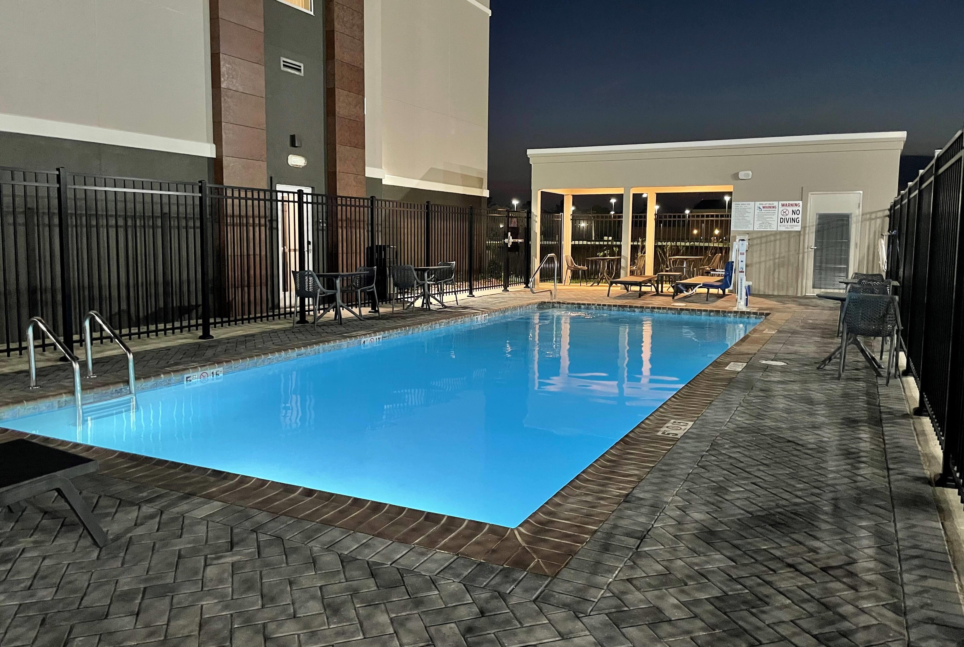 Pool | Hawthorn Extended Stay by Wyndham Sulphur (Lake Charles)