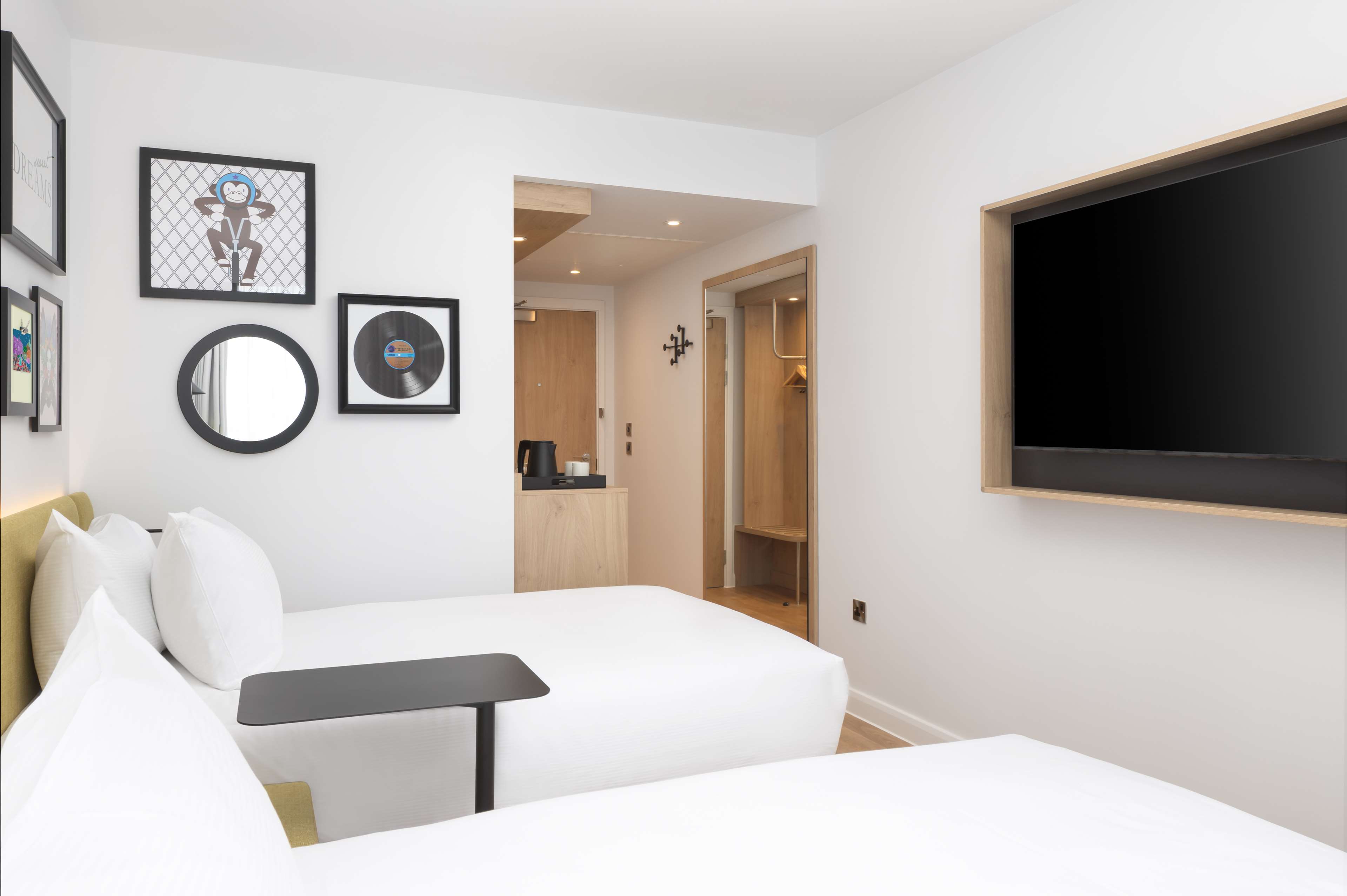 Hampton by Hilton Nuneaton Room Type - TWIN ROOM