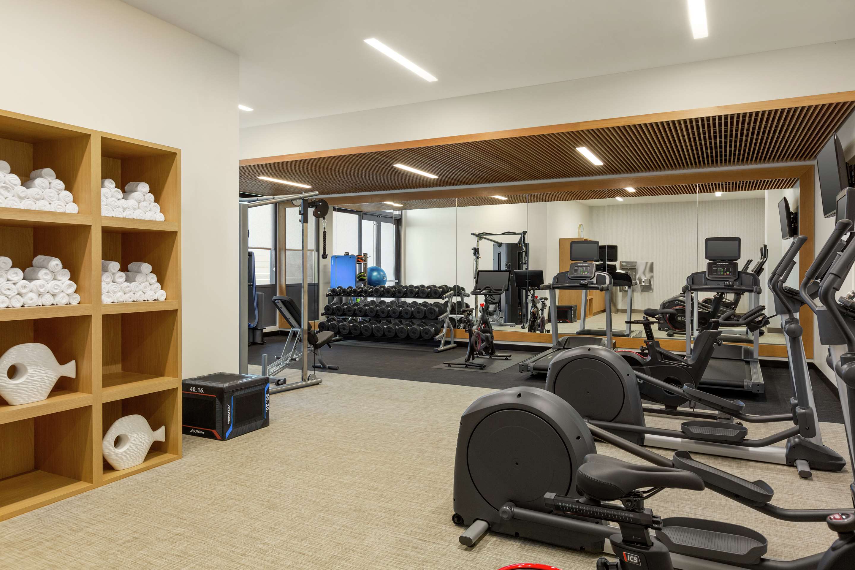 Health club fitness center gym | Hampton Inn & Suites San Mateo-San Francisco Airport