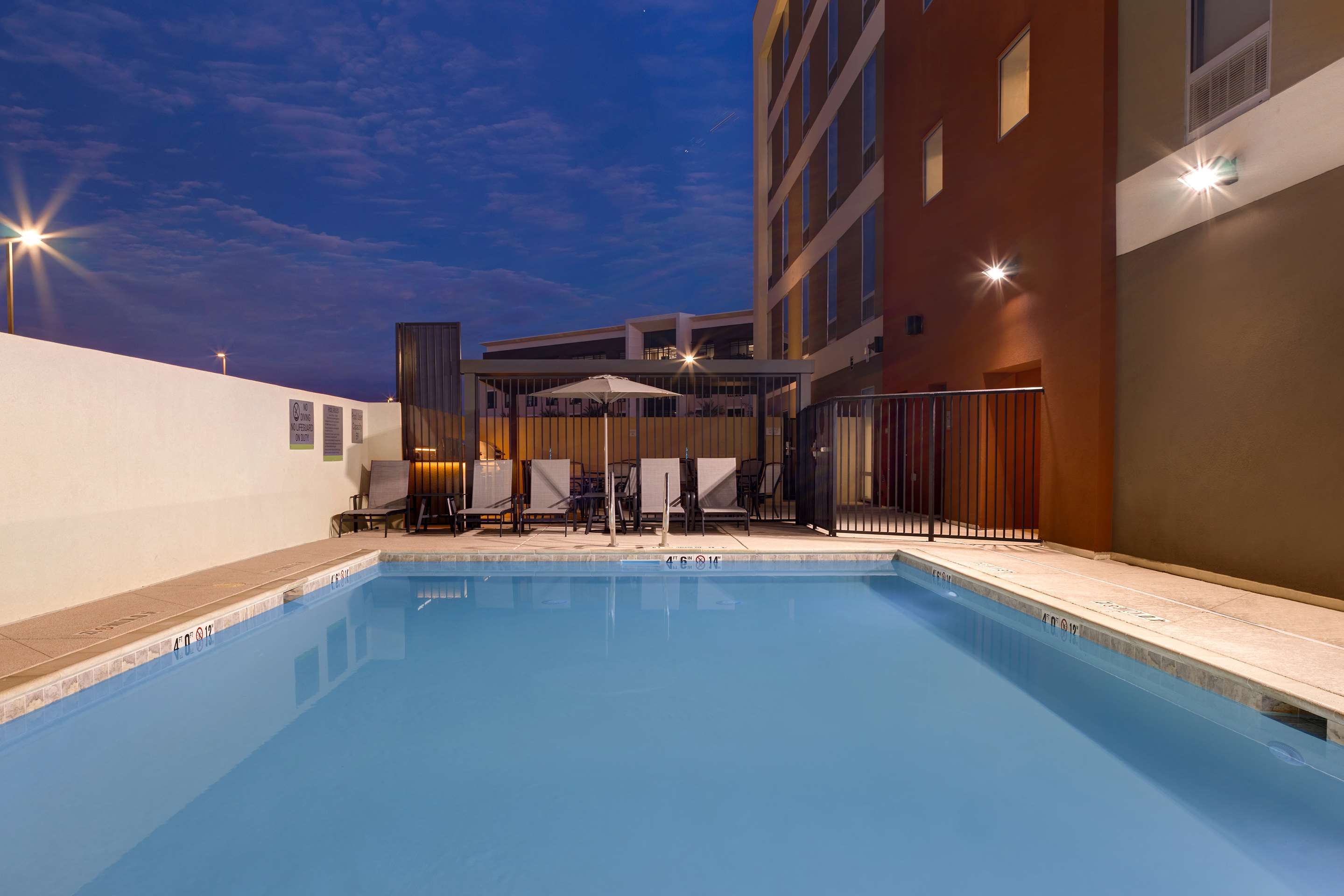 Pool | Home2 Suites by Hilton Las Vegas Southwest I-215 Curve