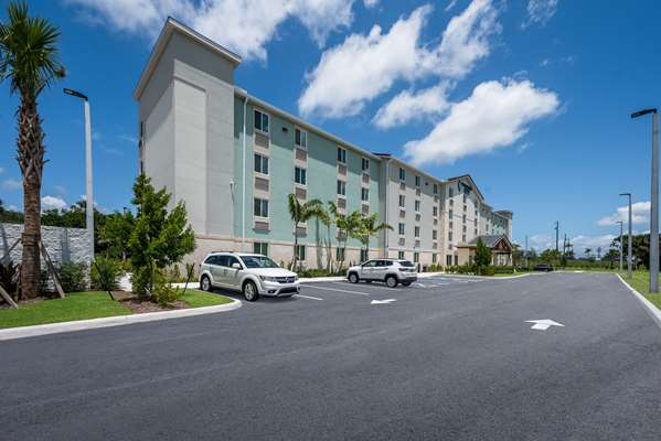 Exterior view - WoodSpring Suites West Palm Beach - FL Turnpike, Exit 99