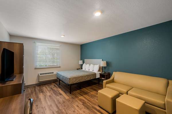  - WoodSpring Suites West Palm Beach - FL Turnpike, Exit 99