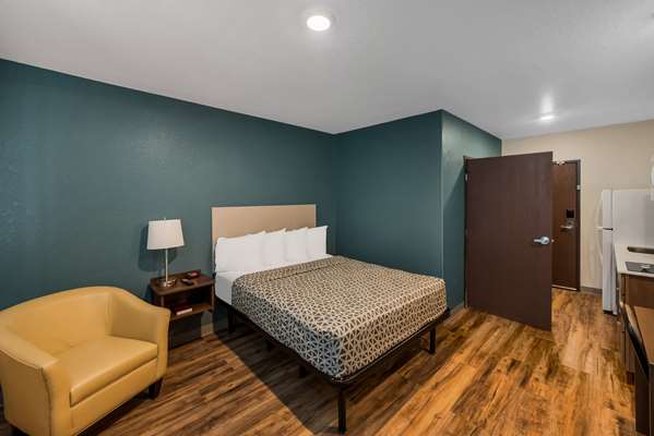  - WoodSpring Suites West Palm Beach - FL Turnpike, Exit 99