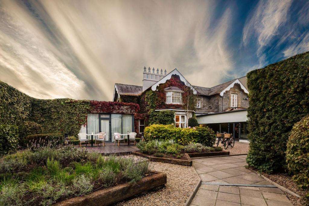 Newpark Hotel