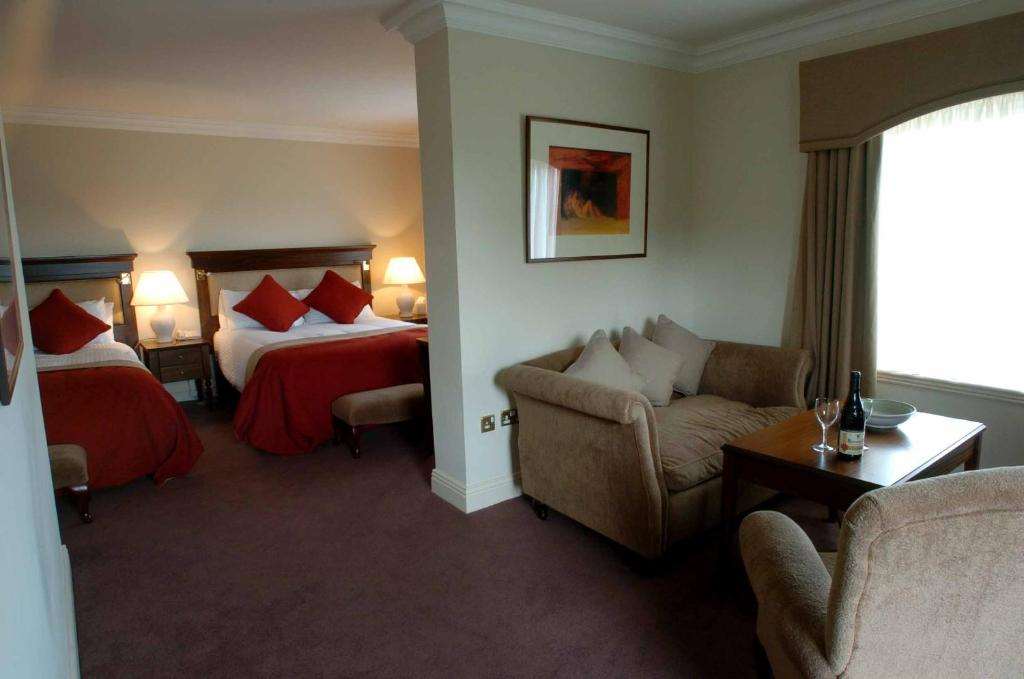 OLD GROUND HOTEL-guestroom-Guest Room,Suite,On-Site.jpg