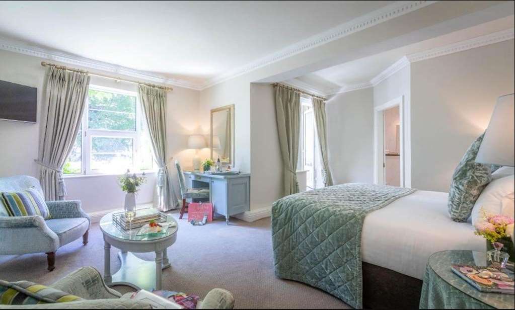 OLD GROUND HOTEL-guestroom-Guest Room,On-Site.jpg