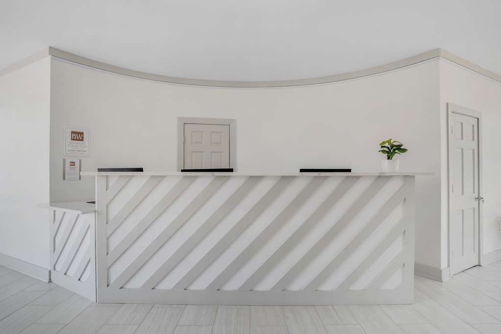 Chateau Beachfront Resort, BW Signature Collection