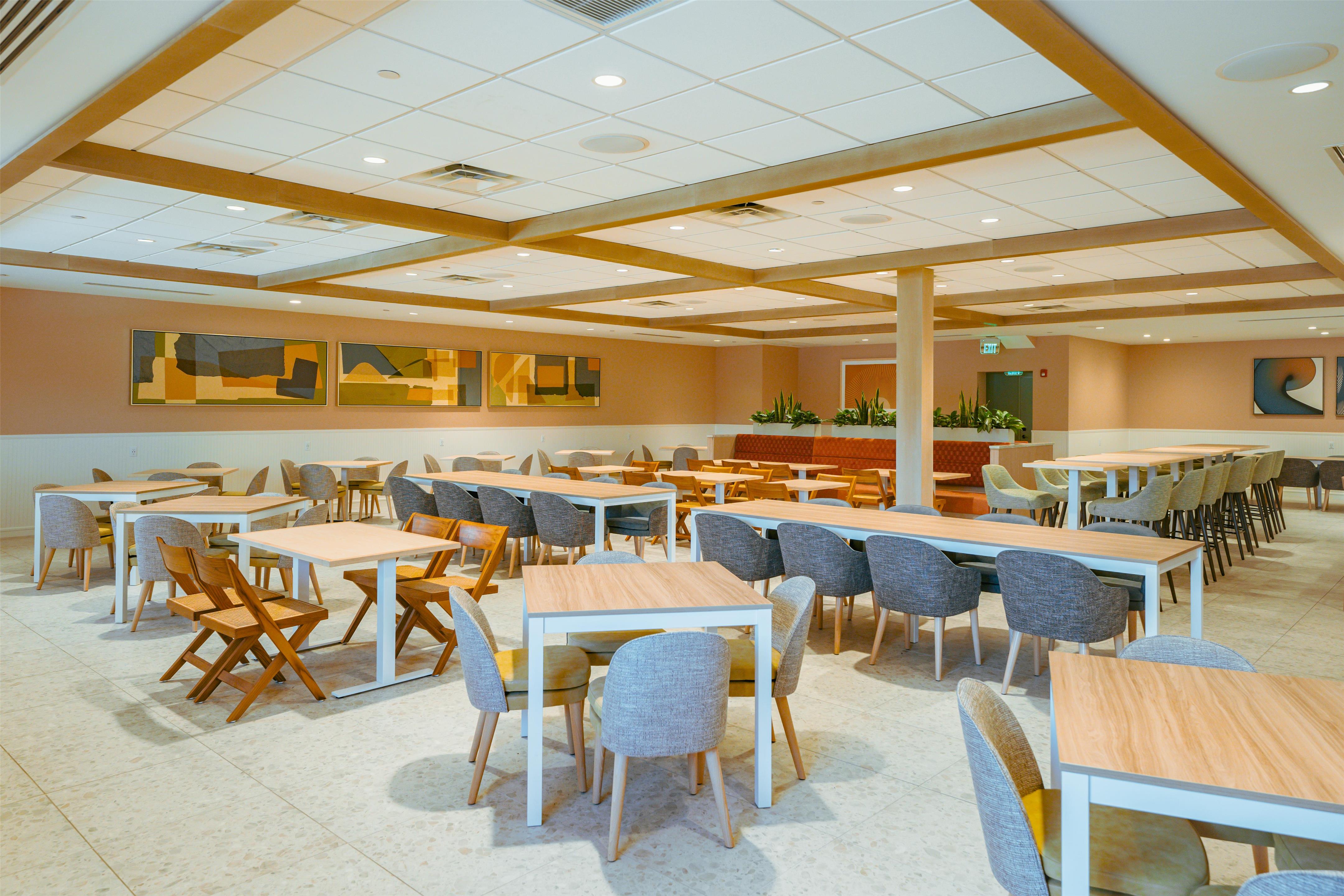 Restaurant | Embassy Suites By Hilton Orlando Sunset Walk