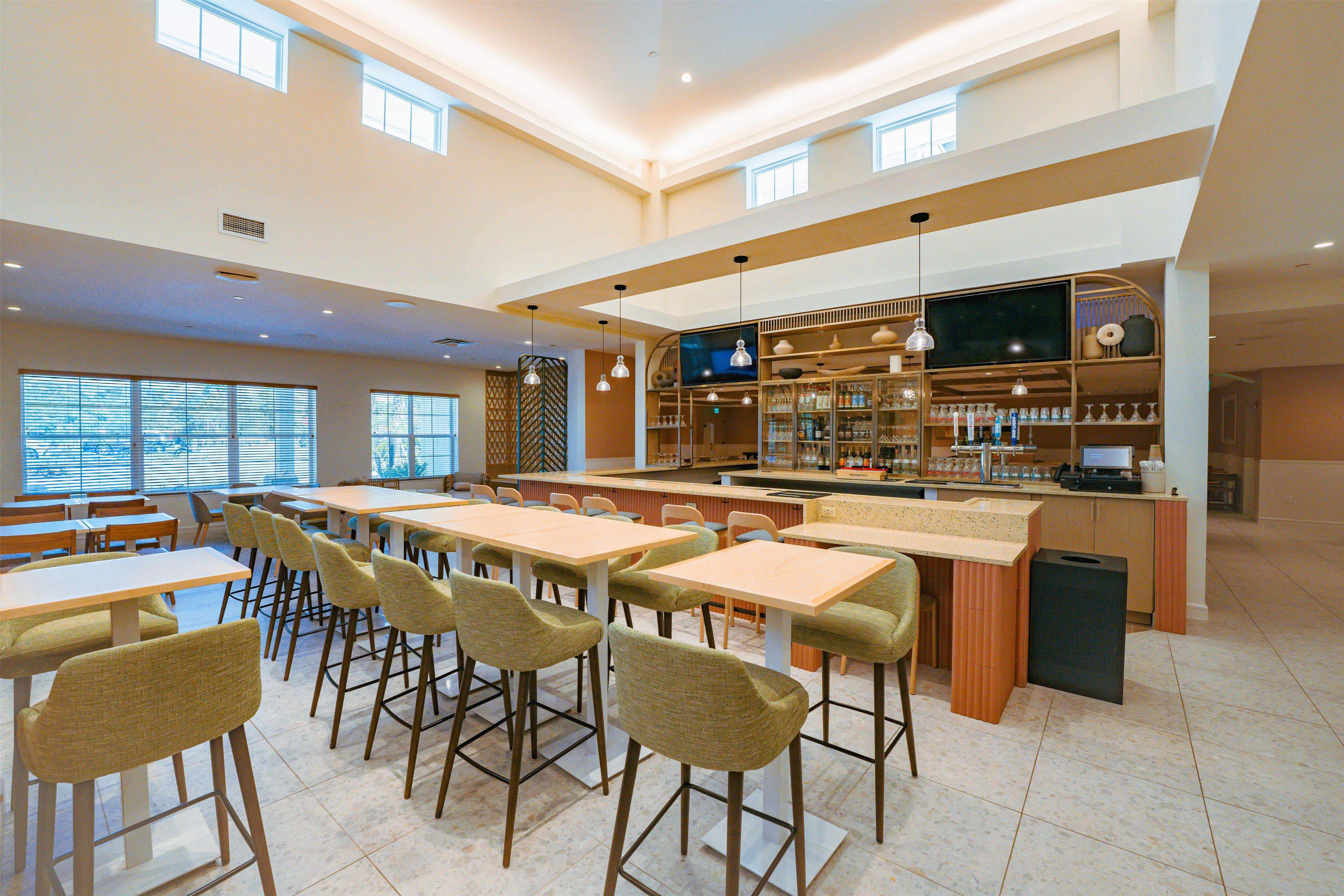Restaurant | Embassy Suites By Hilton Orlando Sunset Walk
