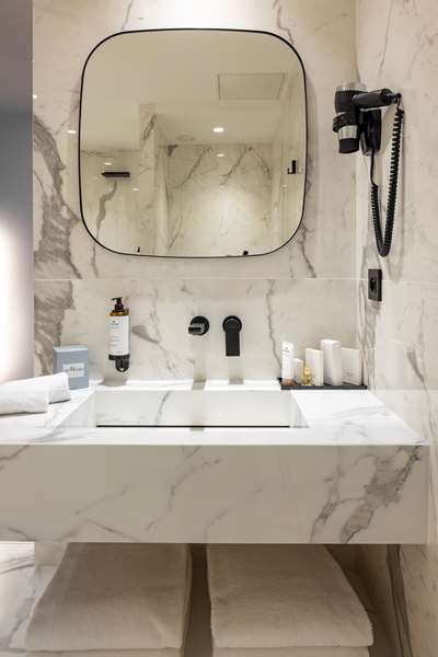 Guest Room,Bathroom,On-Site