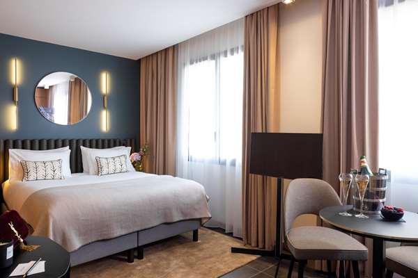 Guest Room,On-Site