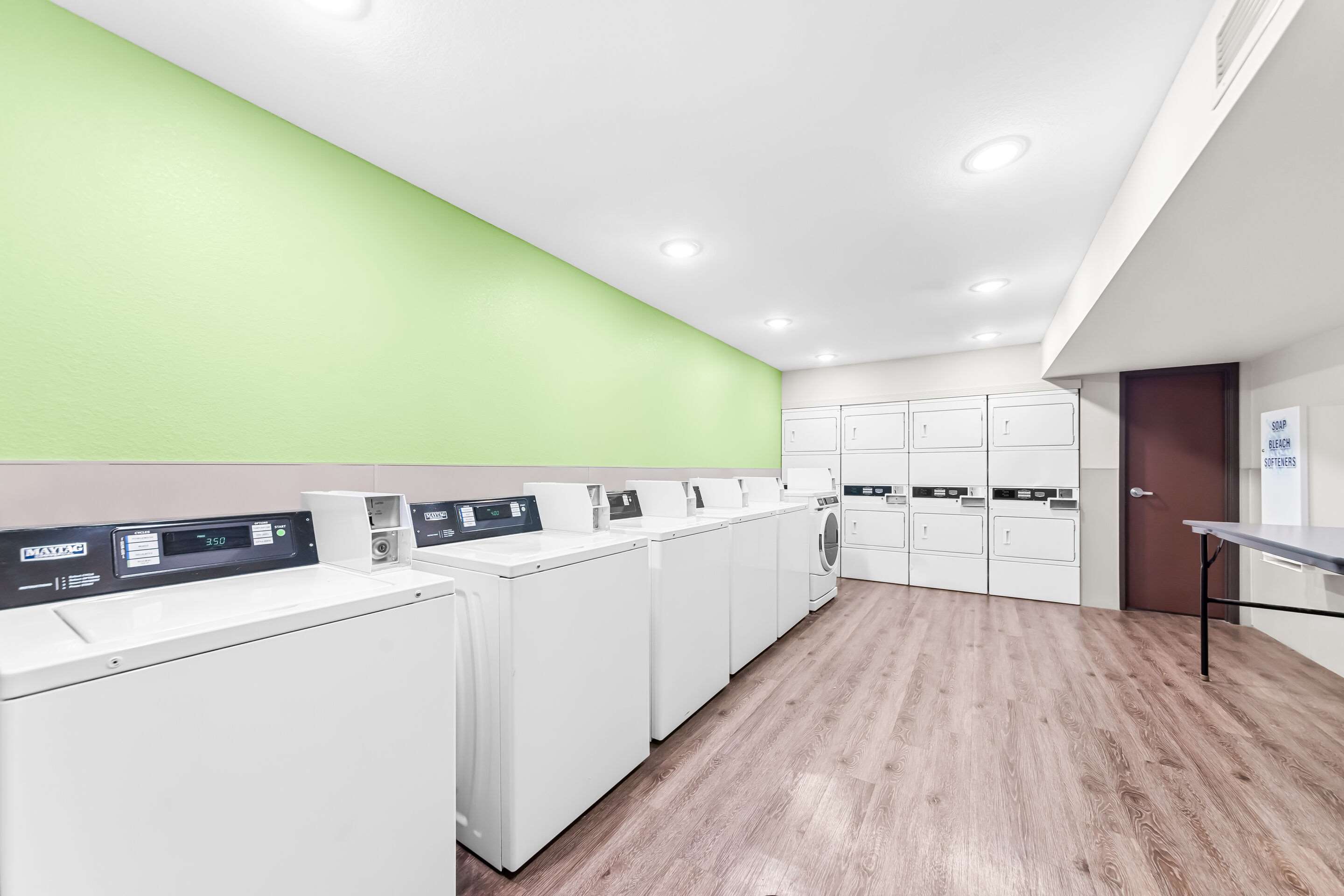 Guest laundry facilities | WoodSpring Suites Hudson Port Richey