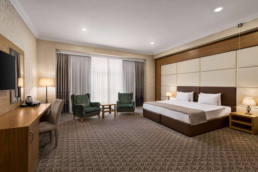 WYNDHAM BAKU-guestroom-Guest Room,On-Site.jpg