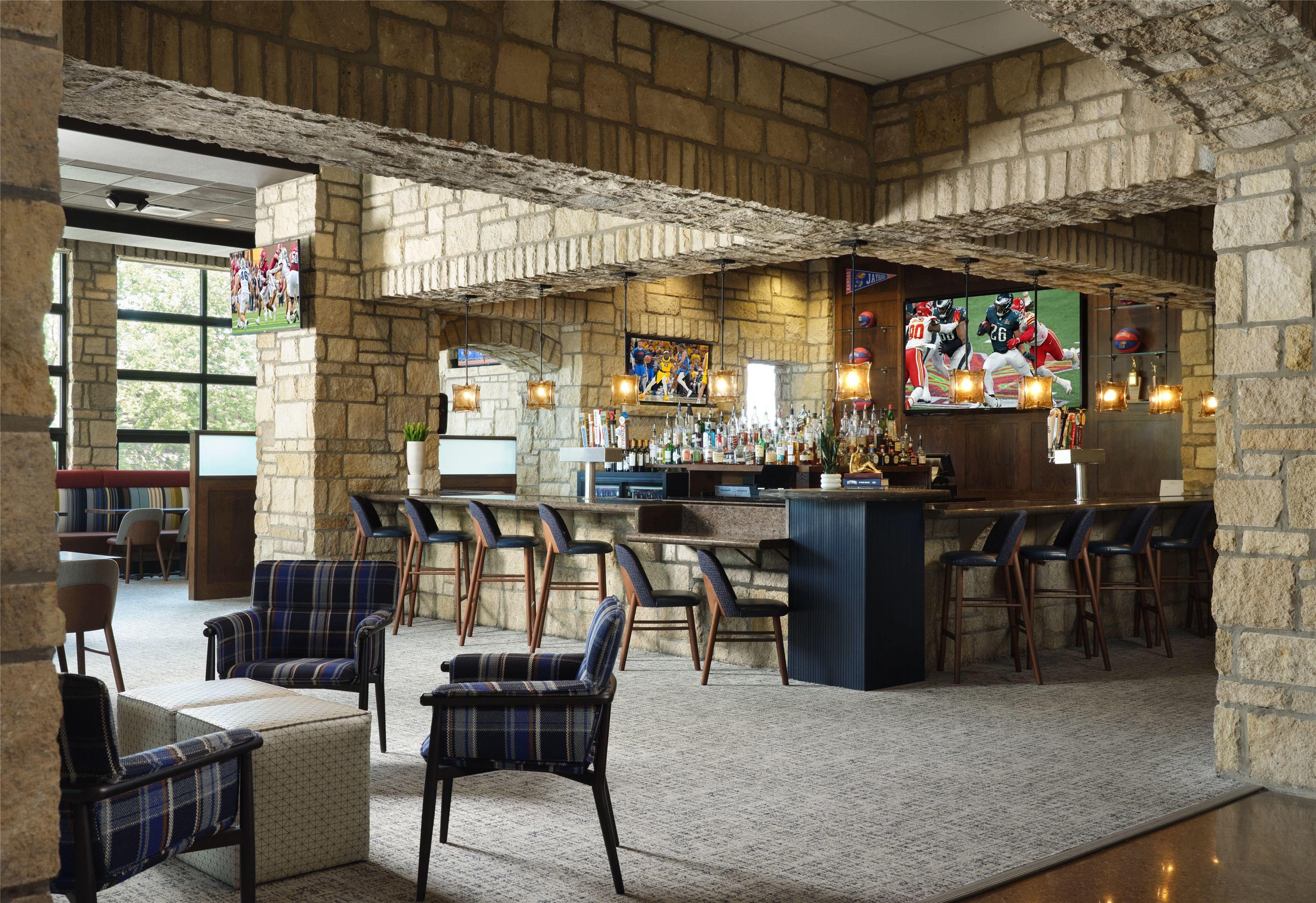 BarLounge | The Oread Lawrence, Tapestry Collection by Hilton