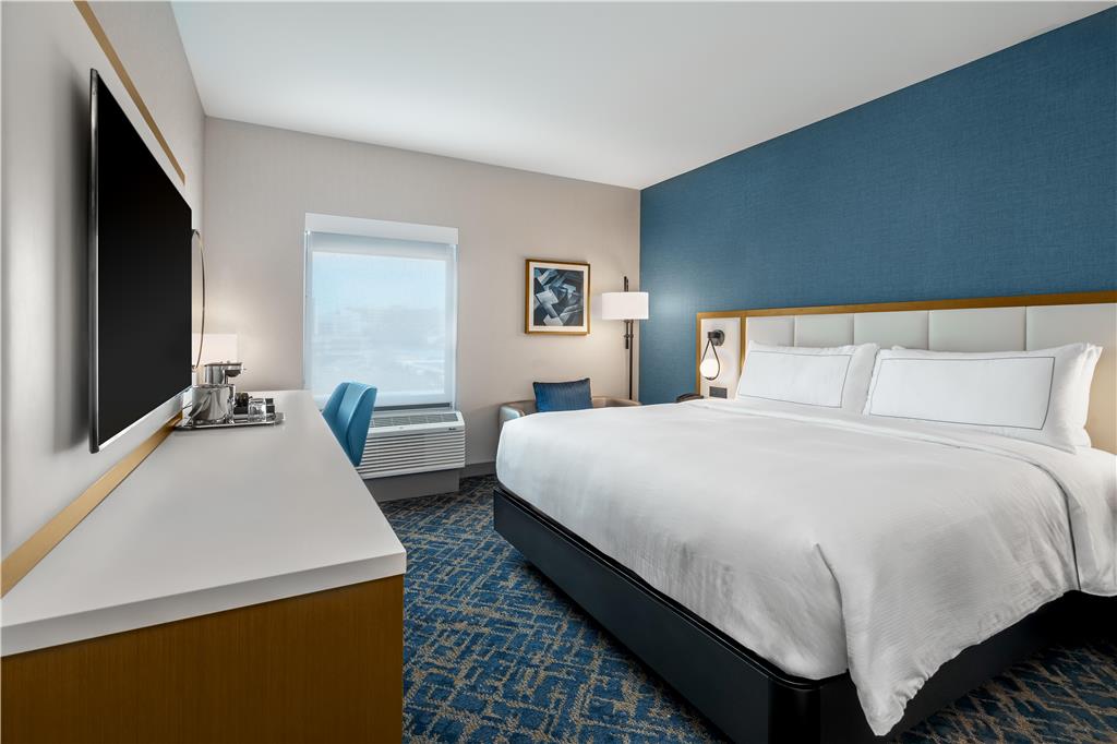 DoubleTree by Hilton Sioux City - Tap to explore photos