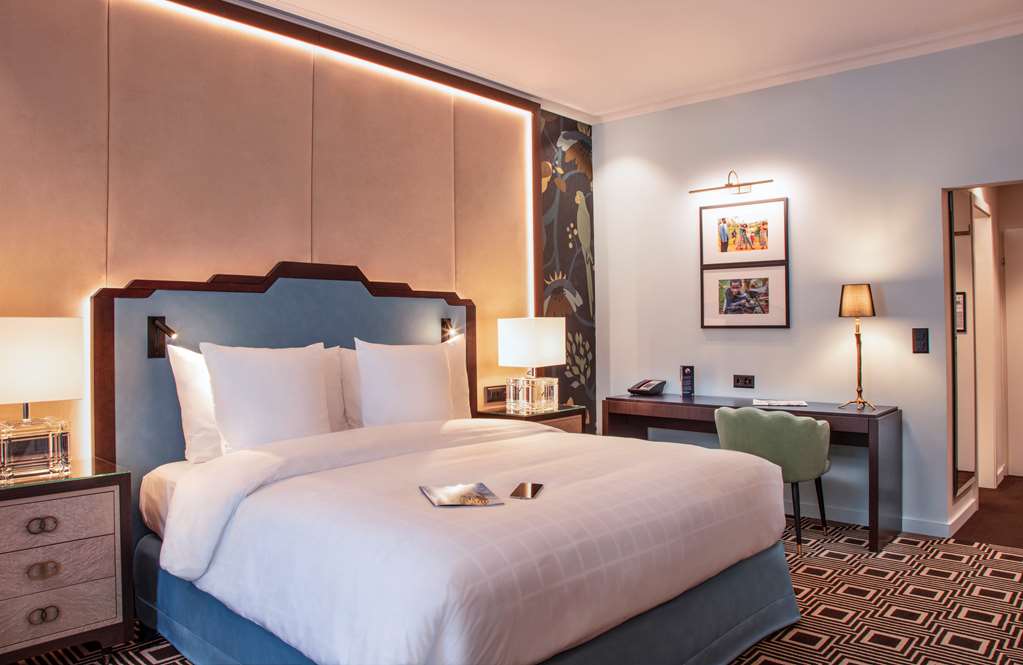HOTEL BRISTOL GENEVE - Photo 10