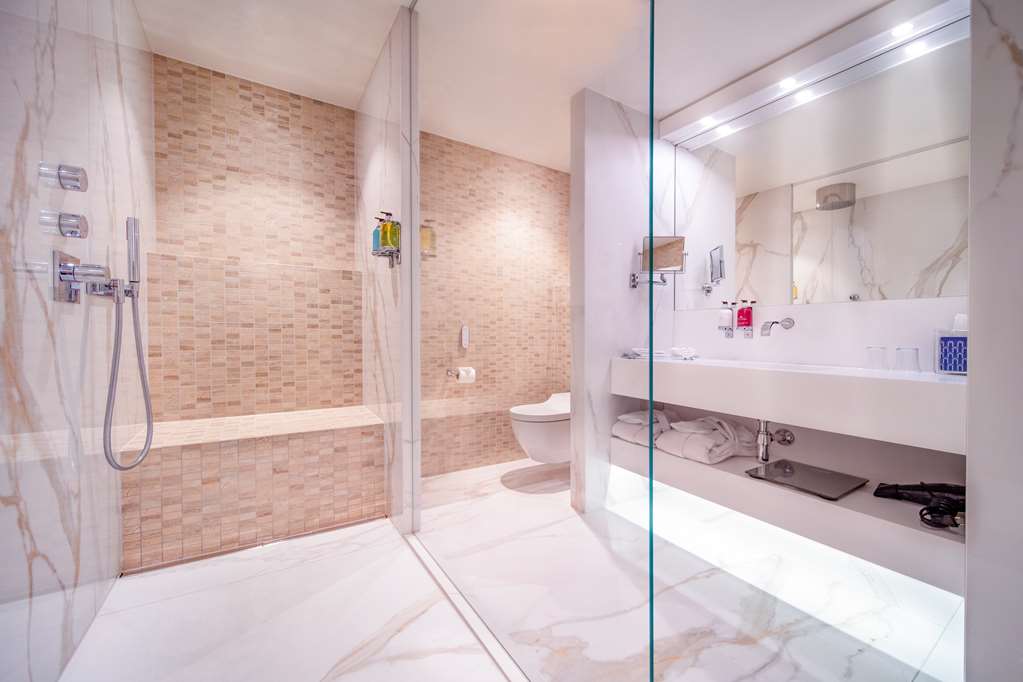HOTEL BRISTOL GENEVE - Photo 15