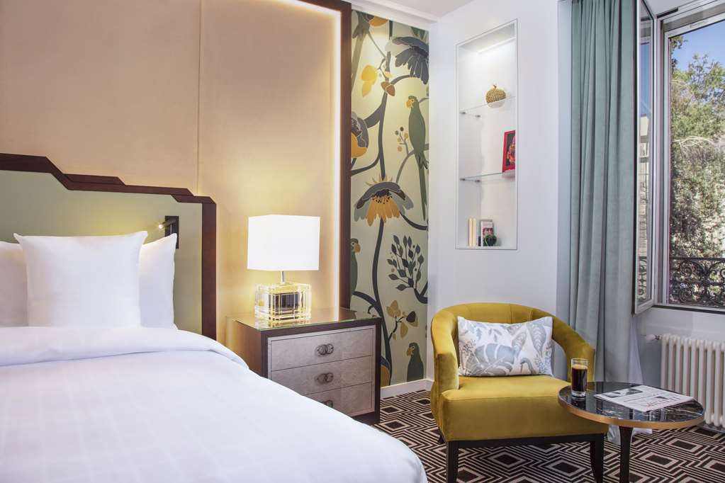 HOTEL BRISTOL GENEVE - Photo 12