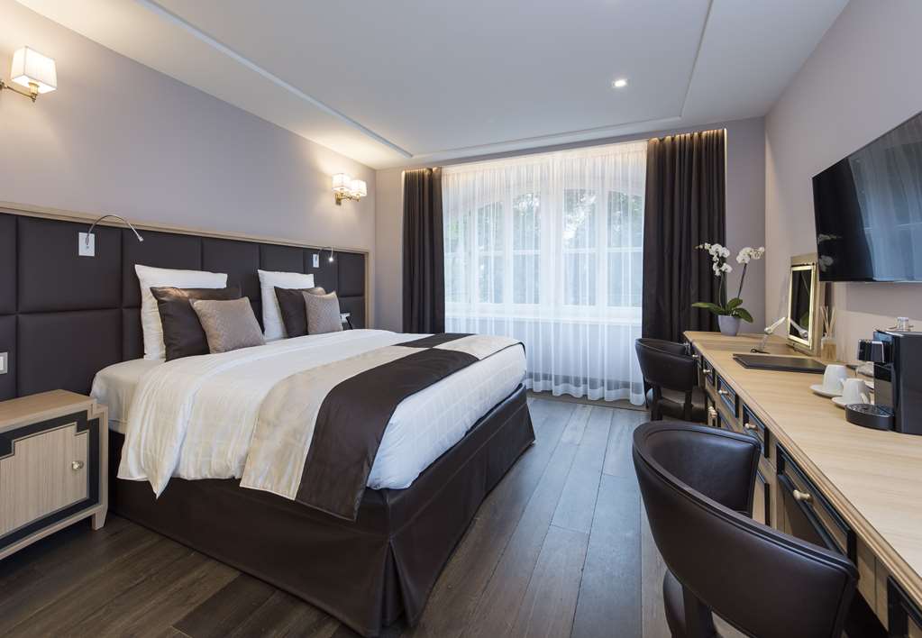 HOTEL BRISTOL GENEVE - Photo 19