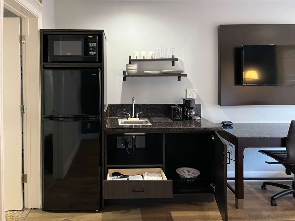 STUDIO 6 VALLEJO CA-guestroom-Guest Room,Suite,On-Site.jpg