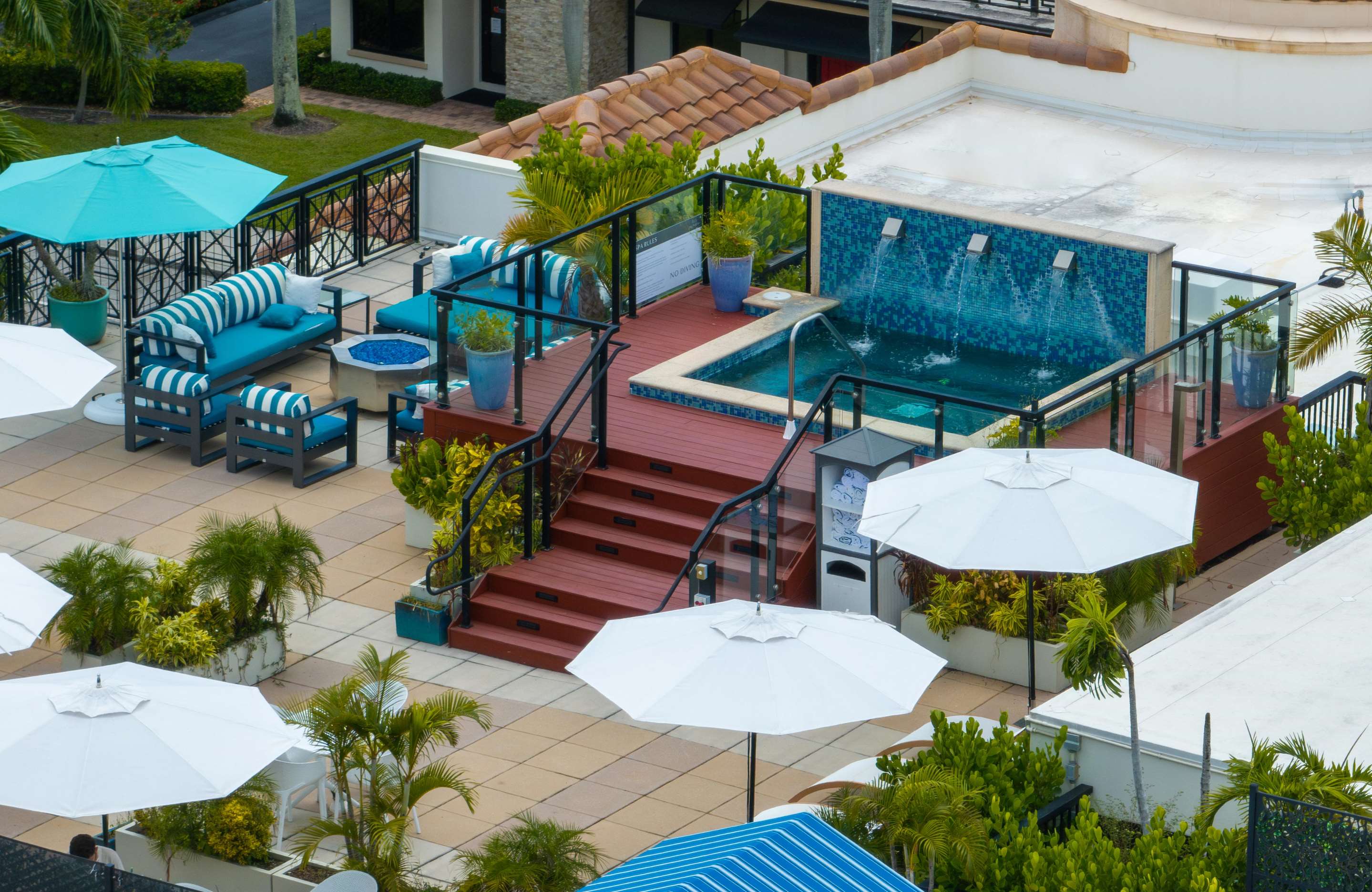 Inn on Fifth pool area | Inn on Fifth