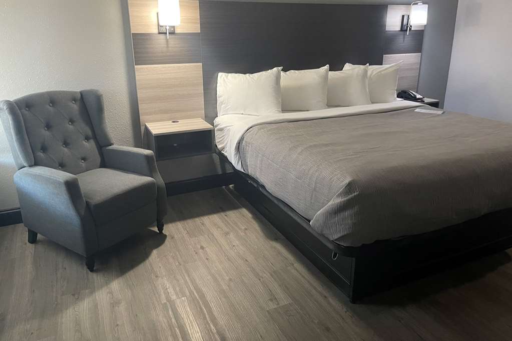 QUALITY SUITES ABILENE MALL AREA-guestroom-Guest Room,Suite,On-Site.jpg