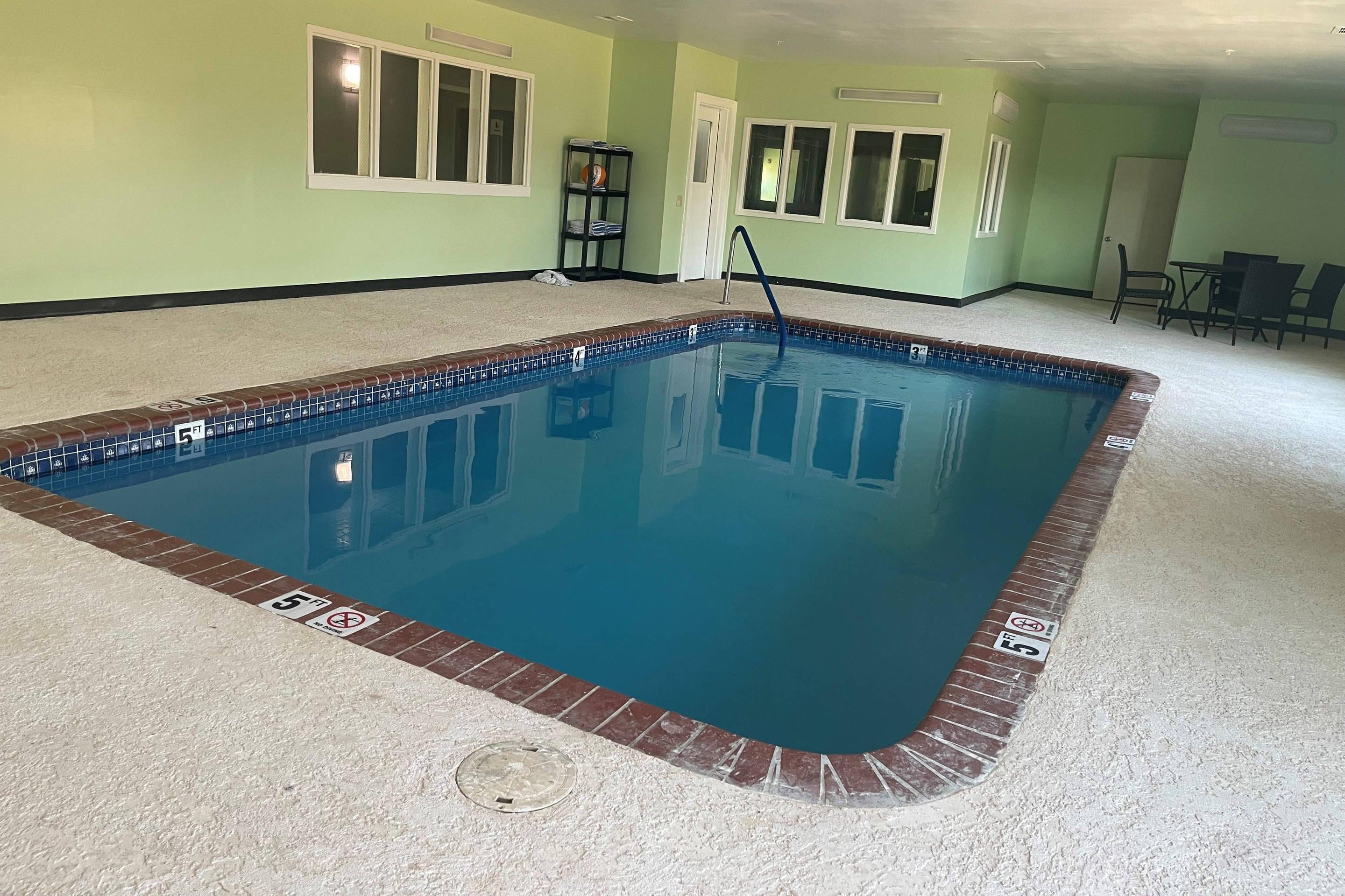 Indoor pool | Quality Suites Abilene Mall Area