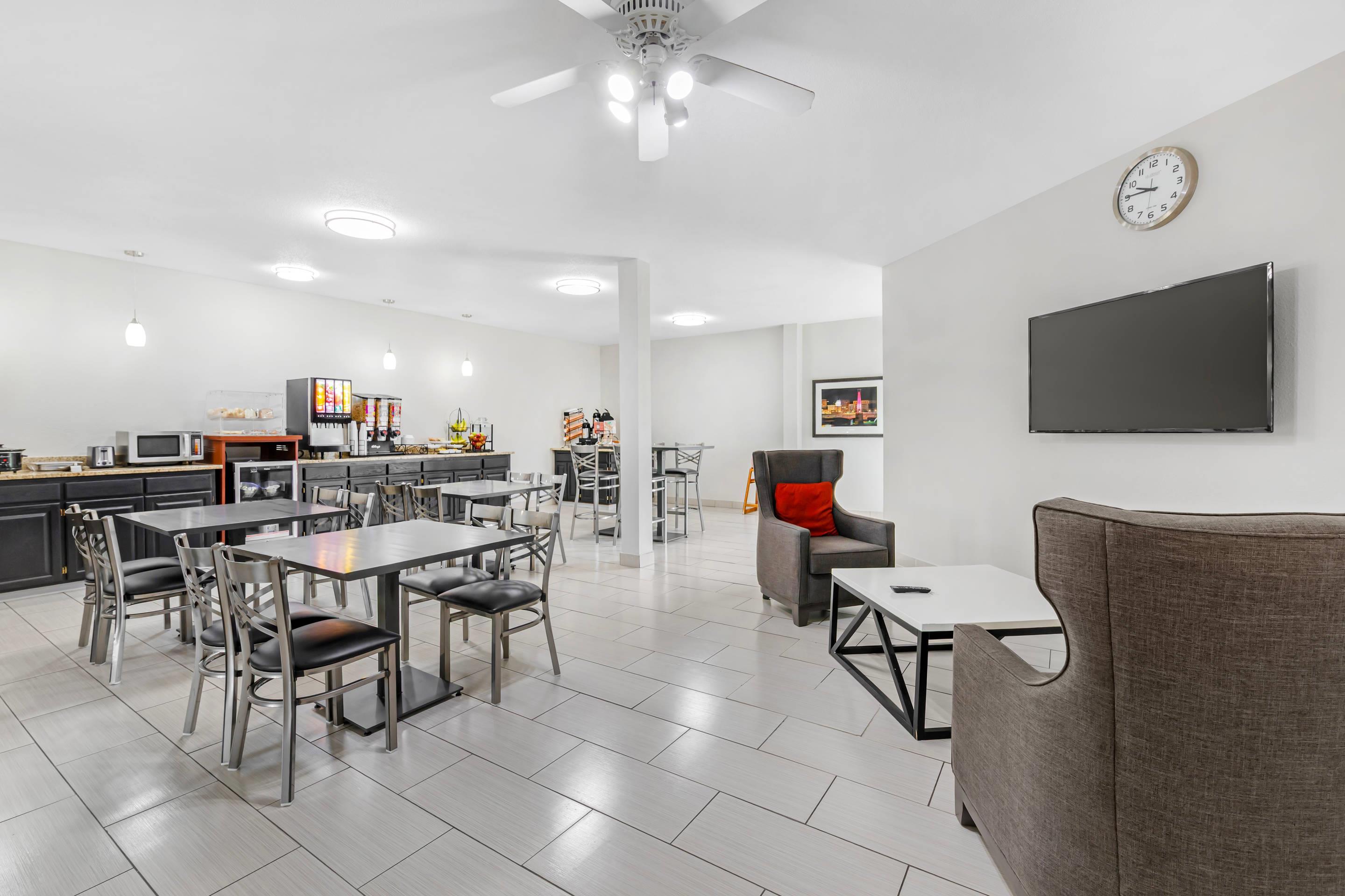 Breakfast area | MainStay Suites Madison Airport