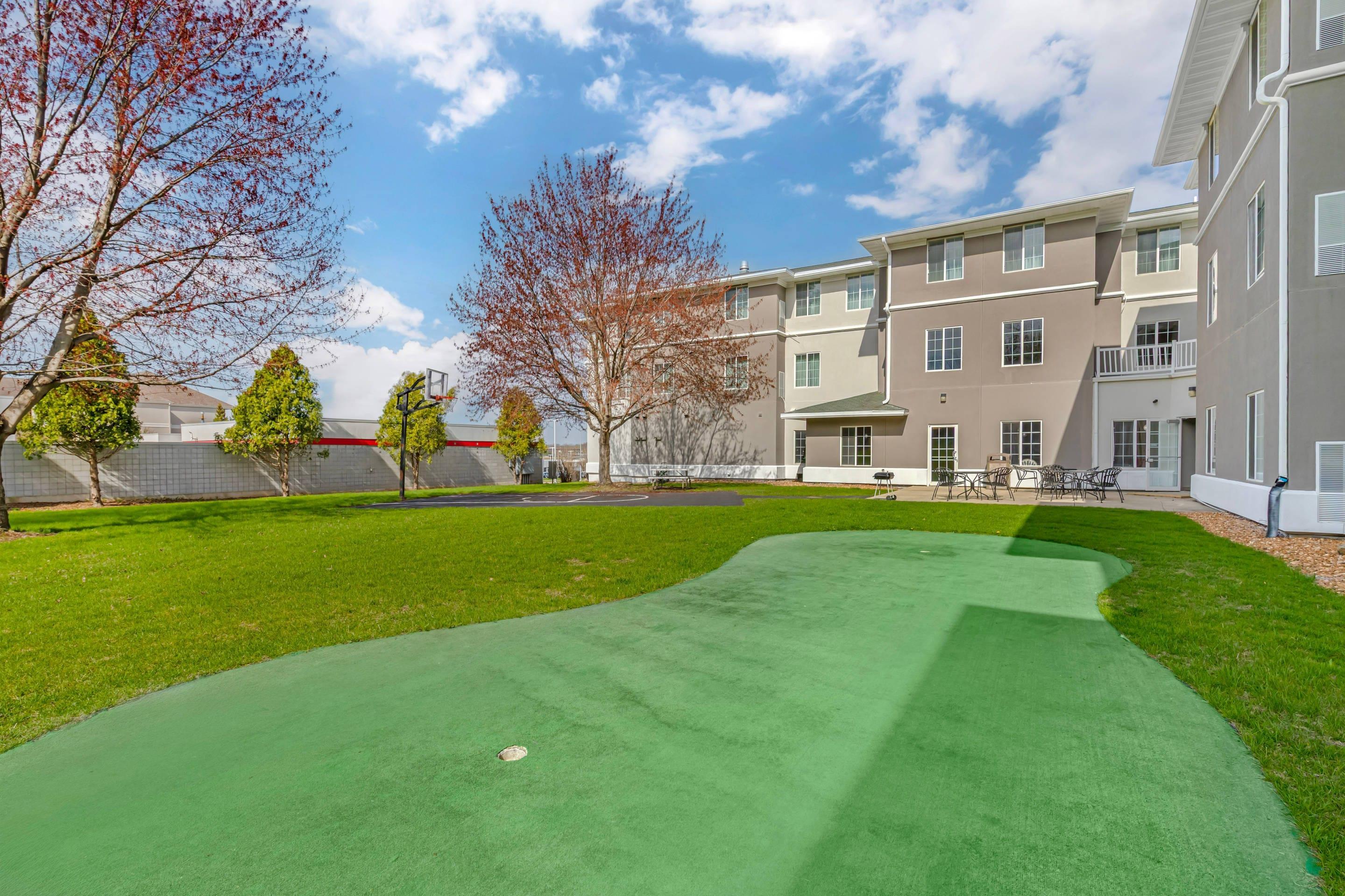 Hotel exterior | MainStay Suites Madison Airport