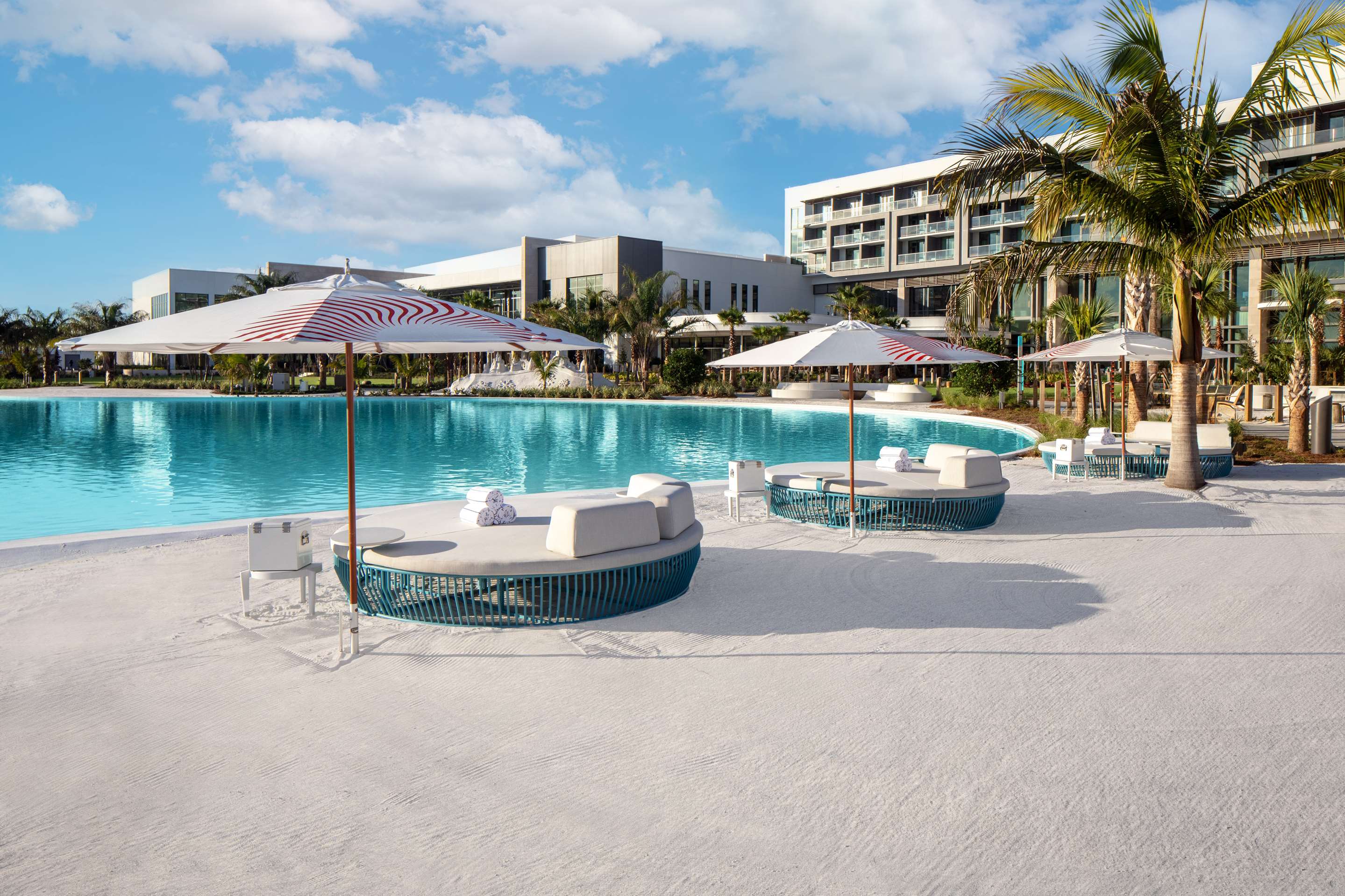 Pool | Conrad Orlando