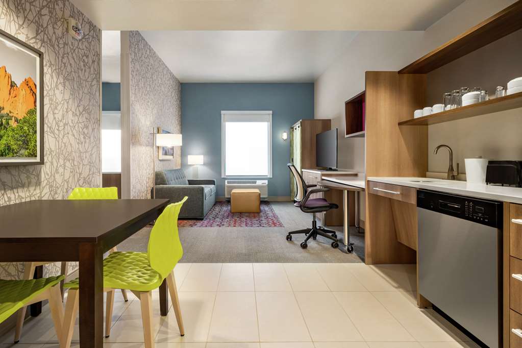 HOME2 COLORADO SPRINGS I-25 CENTRAL-guestroom-Guest Room,On-Site.jpg