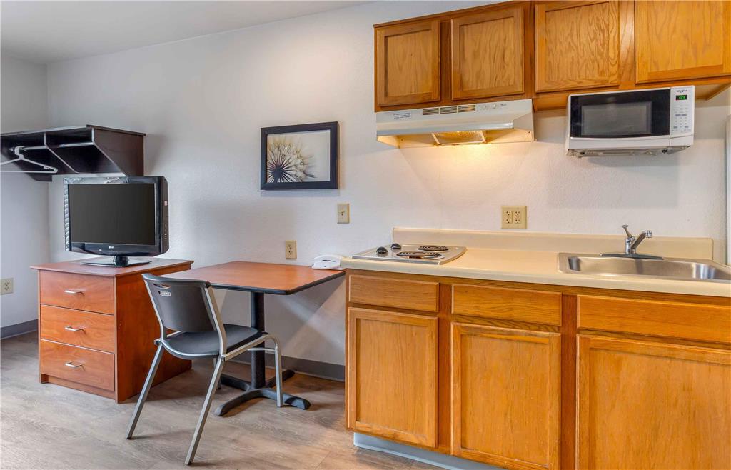 EXTENDED STAY AMERICA SELECT-guestroom-Guest Room,Guest Room Amenity,Kitchen/Kitchenette,On-Site.jpg